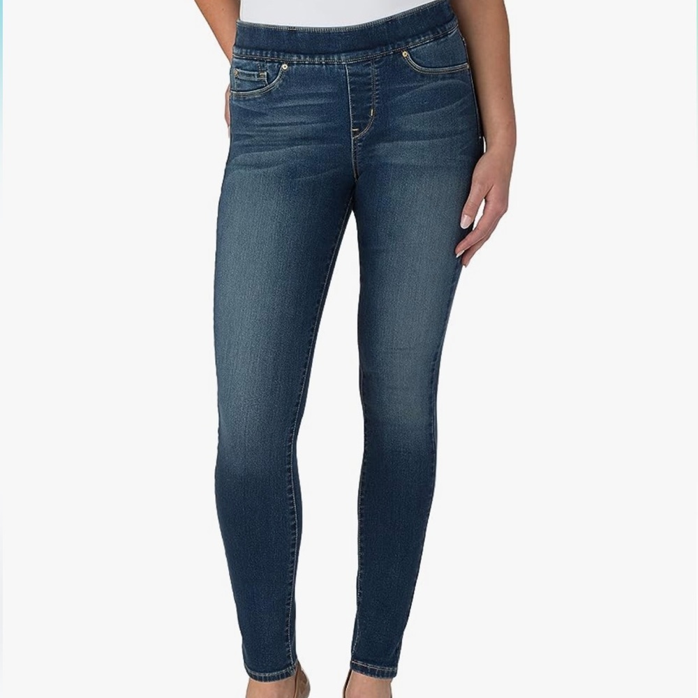 Levi’s totally shaping pull on skinny jeans size 12